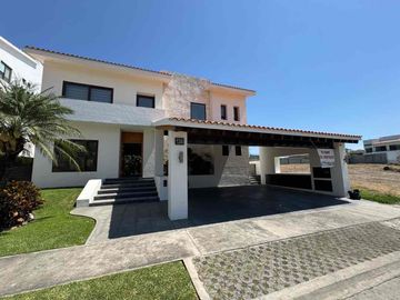 Casa en Renta anual en Paraíso Country Club a 10 minutos de Cuernavaca