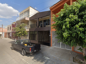 VENTA DE CASA AGUASCALIENTES VERSALLES 2DA SECCION