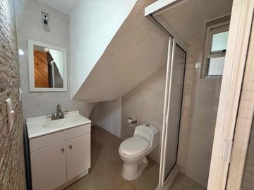 Casa en condominio con jardín privado