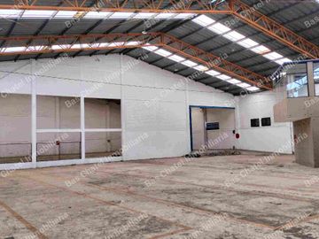 Bodega Industrial de 1890 m2 San Pedro Cholula  con anden y Transformador Instalado