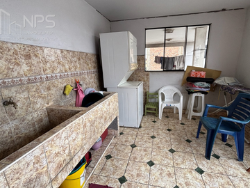 VENDO CASA FRENTE AL MALLPLAZA COMAS