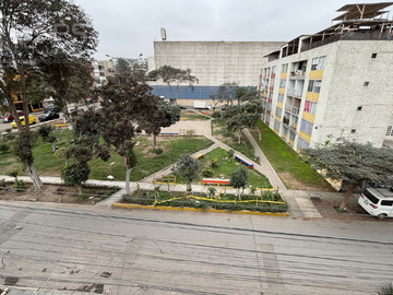 VENDO CASA FRENTE AL MALLPLAZA COMAS