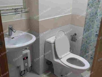 Trion Tower 1, 2-Bedrooms with balcony for Sale in Taguig City