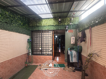 VENDE C ASA DE DOS PISOS EN EL BOSQUE