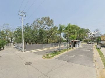 BONITA CASA EN VENTA DE RECUPERACION BANCARIA EN BALCONES DE LA JOYA, GUADALAJARA, JALISCO.