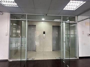 edificio de oficinas de venta en quito ecuador AM/V