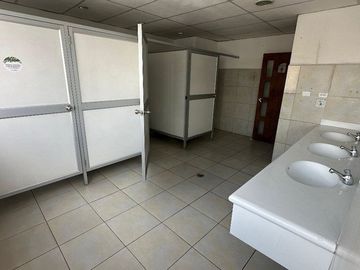 edificio de oficinas de venta en quito ecuador AM/V