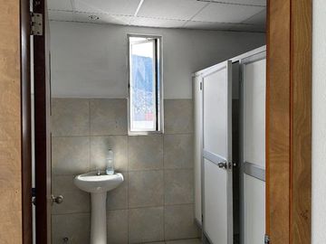 edificio de oficinas de venta en quito ecuador AM/V