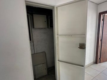 edificio de oficinas de venta en quito ecuador AM/V