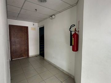 edificio de oficinas de venta en quito ecuador AM/V