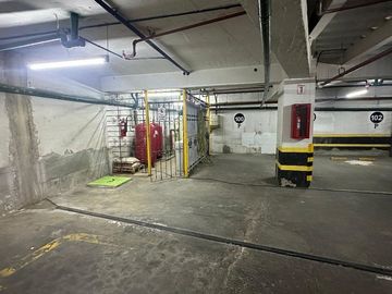 edificio de oficinas de venta en quito ecuador AM/V