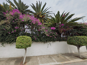 Extensa Casa en Venta en Santa Martha Acatitla, Iztapalapa.