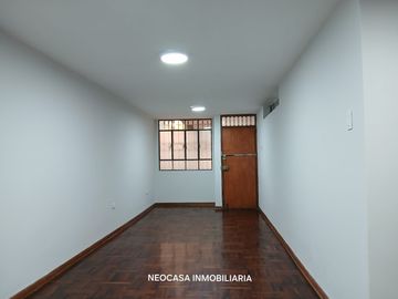 ¡OCASION! DPTO 1°PISO A UN PASO DE GAMARRA