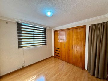VENDO DEPARTAMENTO DE TRES DORMITORIOS EN LA AV. EL INCA Y SEIS DE DICIEMBRE