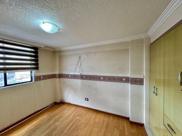VENDO DEPARTAMENTO DE TRES DORMITORIOS EN LA AV. EL INCA Y SEIS DE DICIEMBRE