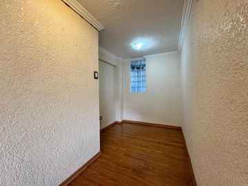 VENDO DEPARTAMENTO DE TRES DORMITORIOS EN LA AV. EL INCA Y SEIS DE DICIEMBRE