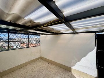 VENDO DEPARTAMENTO DE TRES DORMITORIOS EN LA AV. EL INCA Y SEIS DE DICIEMBRE