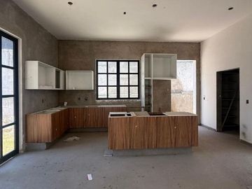 CASA EN VENTA EN LAS FUENTES