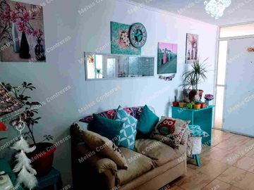 Se vende Depto en la comuna el Bosque. Lo Moreno 217. 5to piso, con 3 dormitorios y 1 Baño, Living/Comedor. Con 58 mt2. 
Estacionamiento común 
Cercano a Locomoción, Supermercados, Ferias Libres, Comercios, Farmacias, Colegios, Jardines Infantiles, Cesfam.etc.
Valor $ 52.000.000 mas comisión de corretaje del 2%.  Se acepta todo medio de pago.
 Consulta y visitas.