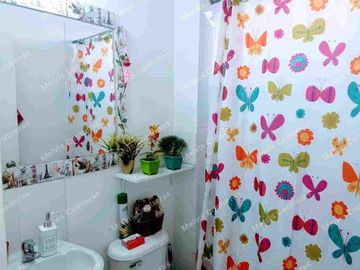 Se vende Depto en la comuna el Bosque. Lo Moreno 217. 5to piso, con 3 dormitorios y 1 Baño, Living/Comedor. Con 58 mt2. 
Estacionamiento común 
Cercano a Locomoción, Supermercados, Ferias Libres, Comercios, Farmacias, Colegios, Jardines Infantiles, Cesfam.etc.
Valor $ 52.000.000 mas comisión de corretaje del 2%.  Se acepta todo medio de pago.
 Consulta y visitas.