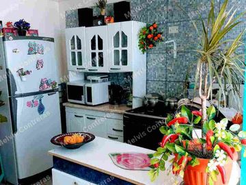 Se vende Depto en la comuna el Bosque. Lo Moreno 217. 5to piso, con 3 dormitorios y 1 Baño, Living/Comedor. Con 58 mt2. 
Estacionamiento común 
Cercano a Locomoción, Supermercados, Ferias Libres, Comercios, Farmacias, Colegios, Jardines Infantiles, Cesfam.etc.
Valor $ 52.000.000 mas comisión de corretaje del 2%.  Se acepta todo medio de pago.
 Consulta y visitas.