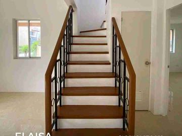 For Sale 5-Bedrooms 2-Single Attached House with Balcony and Carport