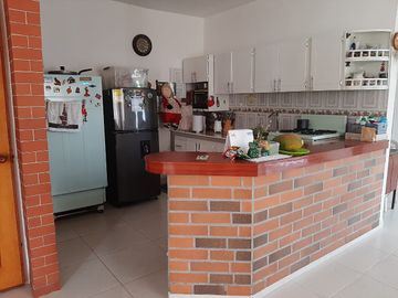 A LA VENTA CASA EN PRADOS DEL NORTE 🏠
