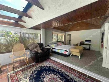 Rento Casa Amplia con patio.