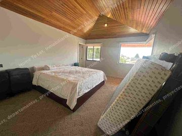 Rento Casa Amplia con patio.