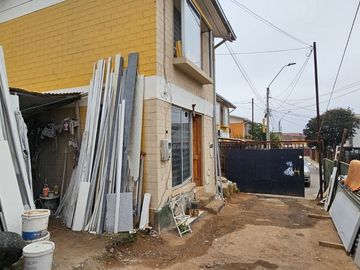CASA EN SECTOR TRONCOS VIEJOS. 3 DORMITORIOS, 1 BAÑO, ESTACIONAMIENTO PARA 2 AUTOS