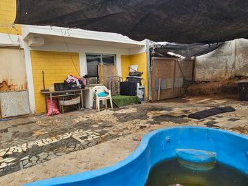 CASA EN SECTOR TRONCOS VIEJOS. 3 DORMITORIOS, 1 BAÑO, ESTACIONAMIENTO PARA 2 AUTOS