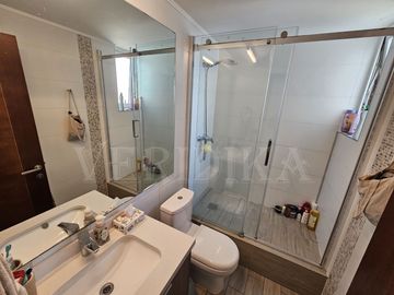 Vendo depto. en Edmundo Eluchans 3d, 2b, 2 estac. y bodega.