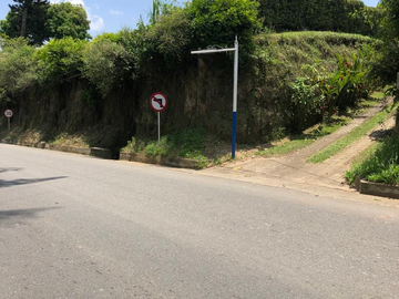 SE VENDE O SE PERMUTA FINCA TURISTICA ALCALA VALLE