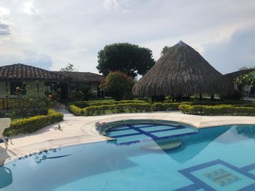 SE VENDE O SE PERMUTA FINCA TURISTICA ALCALA VALLE