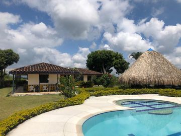 SE VENDE O SE PERMUTA FINCA TURISTICA ALCALA VALLE