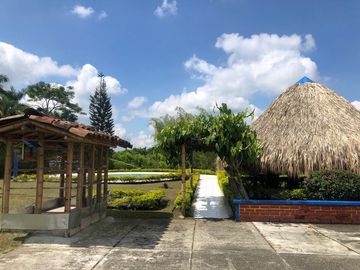 SE VENDE O SE PERMUTA FINCA TURISTICA ALCALA VALLE