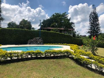SE VENDE O SE PERMUTA FINCA TURISTICA ALCALA VALLE