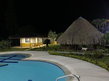 SE VENDE O SE PERMUTA FINCA TURISTICA ALCALA VALLE