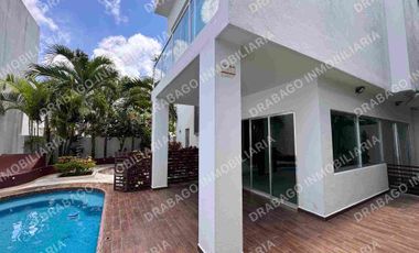 Casa en Venta con alberca y doble terreno en Arbolada by Cumbres