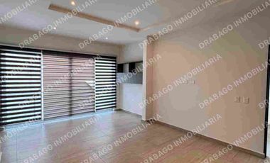 Casa en Venta con alberca y doble terreno en Arbolada by Cumbres
