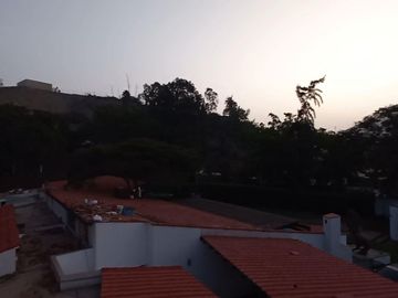 Vive rodeado de naturaleza y lujo en La Planicie .Casa en venta