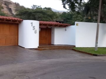 Vive rodeado de naturaleza y lujo en La Planicie .Casa en venta