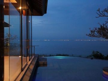 LUXURIOUS CLIFF FRONT VILLA dgn SPECTACULAR OCEAN VIEW di PANTAI BALANGAN / JIMBARAN, BALI