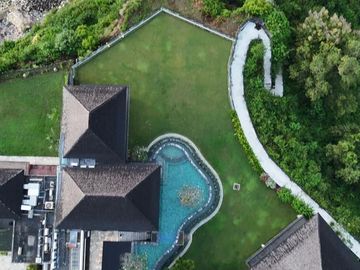 LUXURIOUS CLIFF FRONT VILLA dgn SPECTACULAR OCEAN VIEW di PANTAI BALANGAN / JIMBARAN, BALI
