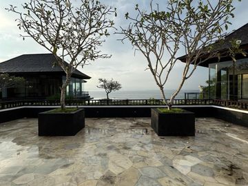 LUXURIOUS CLIFF FRONT VILLA dgn SPECTACULAR OCEAN VIEW di PANTAI BALANGAN / JIMBARAN, BALI