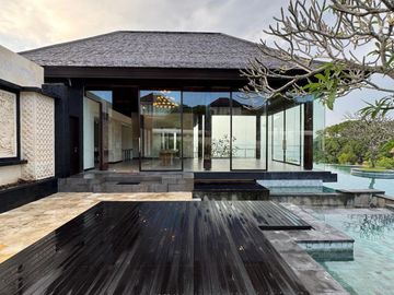 LUXURIOUS CLIFF FRONT VILLA dgn SPECTACULAR OCEAN VIEW di PANTAI BALANGAN / JIMBARAN, BALI