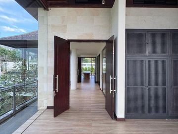 LUXURIOUS CLIFF FRONT VILLA dgn SPECTACULAR OCEAN VIEW di PANTAI BALANGAN / JIMBARAN, BALI