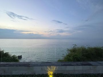 LUXURIOUS CLIFF FRONT VILLA dgn SPECTACULAR OCEAN VIEW di PANTAI BALANGAN / JIMBARAN, BALI