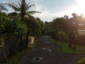 LUXURIOUS CLIFF FRONT VILLA dgn SPECTACULAR OCEAN VIEW di PANTAI BALANGAN / JIMBARAN, BALI