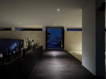 LUXURIOUS CLIFF FRONT VILLA dgn SPECTACULAR OCEAN VIEW di PANTAI BALANGAN / JIMBARAN, BALI